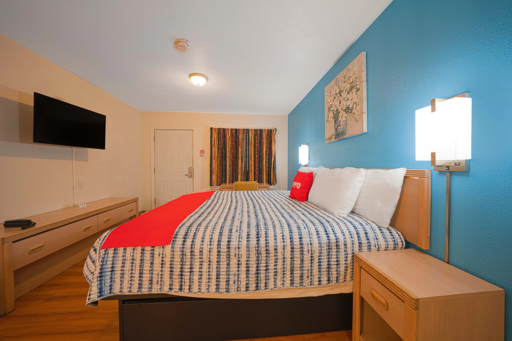 Royal Gateway Motel