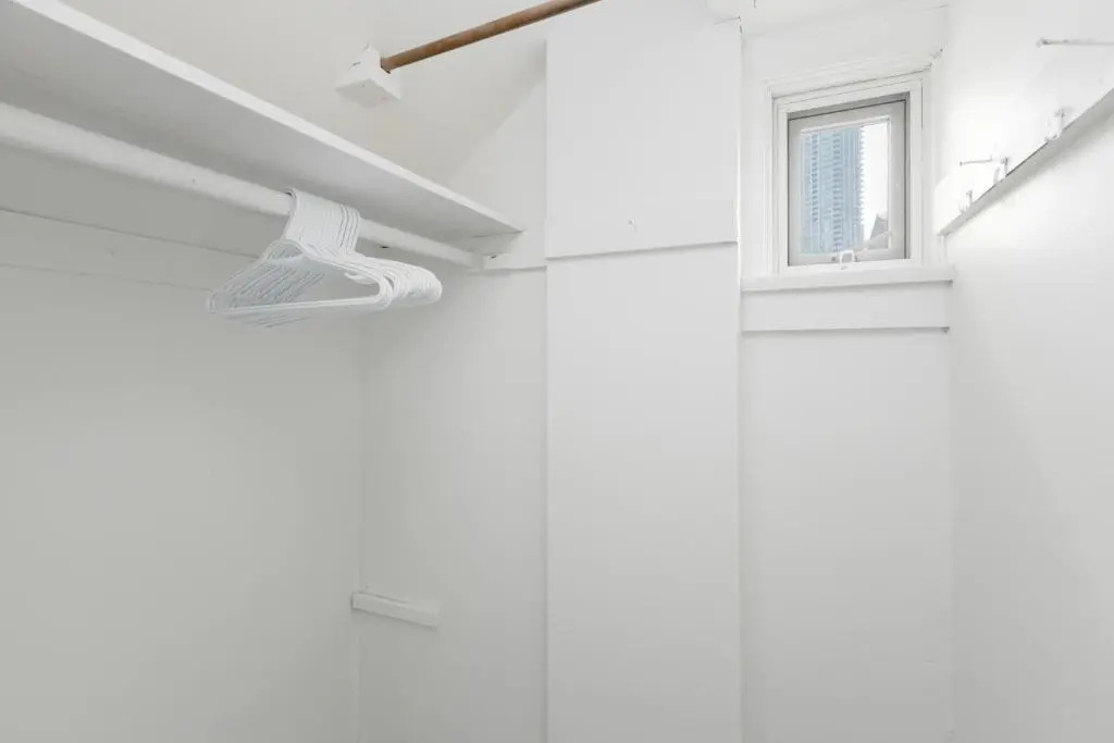 Newly Furnished and Freshly Painted 2 Bdr Suite 6 Guests total Centrally Located near Metrotown
