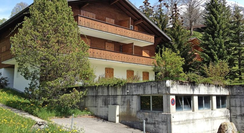 Chalet Sunny Corner