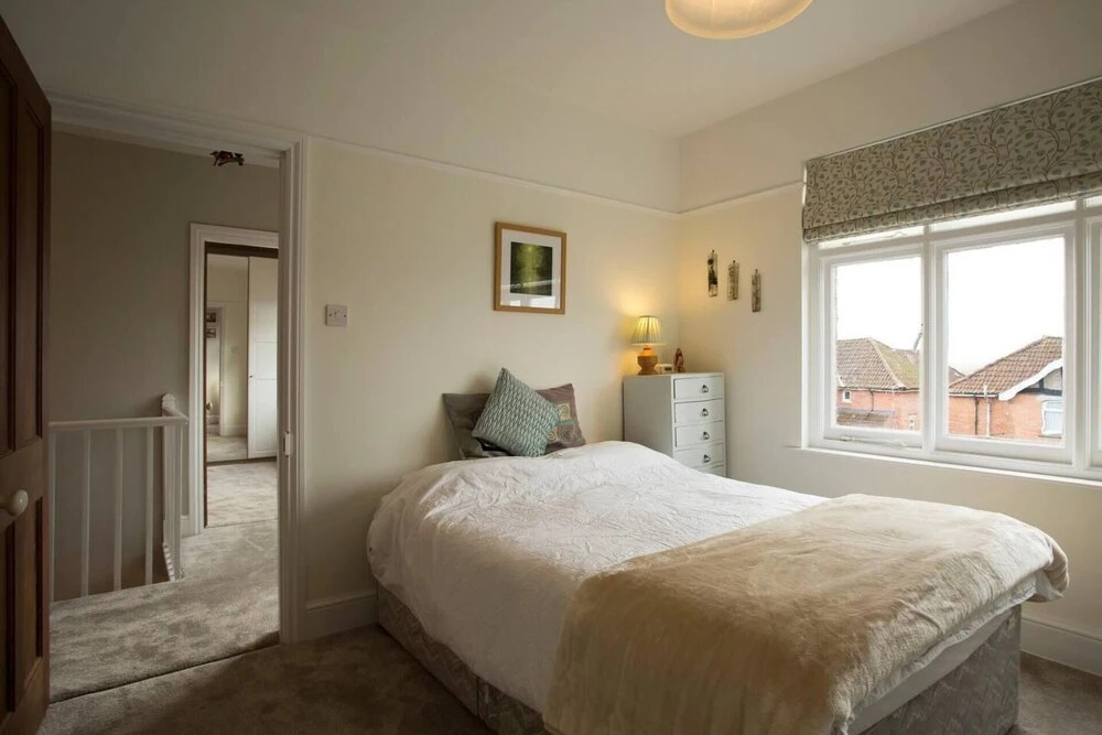 10 Bedroom Home In Glastonbury Beautiful Garden