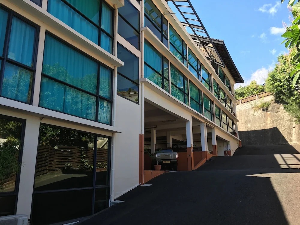 Tiki Hotel - Hospitality School of Tahiti