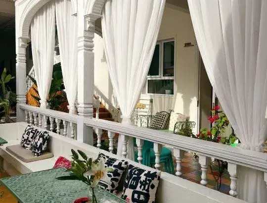 Floral Hotel · Huashi | Art Gallery VILLA Garden Boutique (Yining Six Star Street Branch)