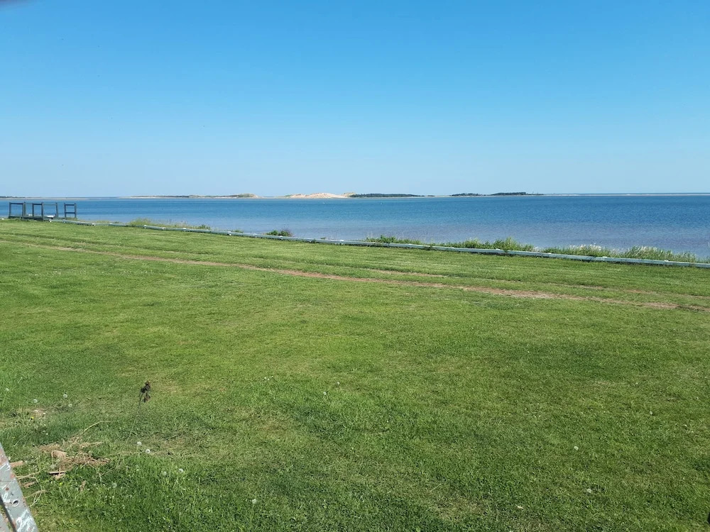 John B's Oceanfront Cottages
