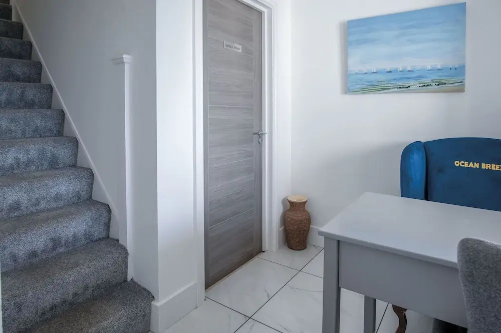 Oasis - 2 Bed Apartment - Ocean Breeze