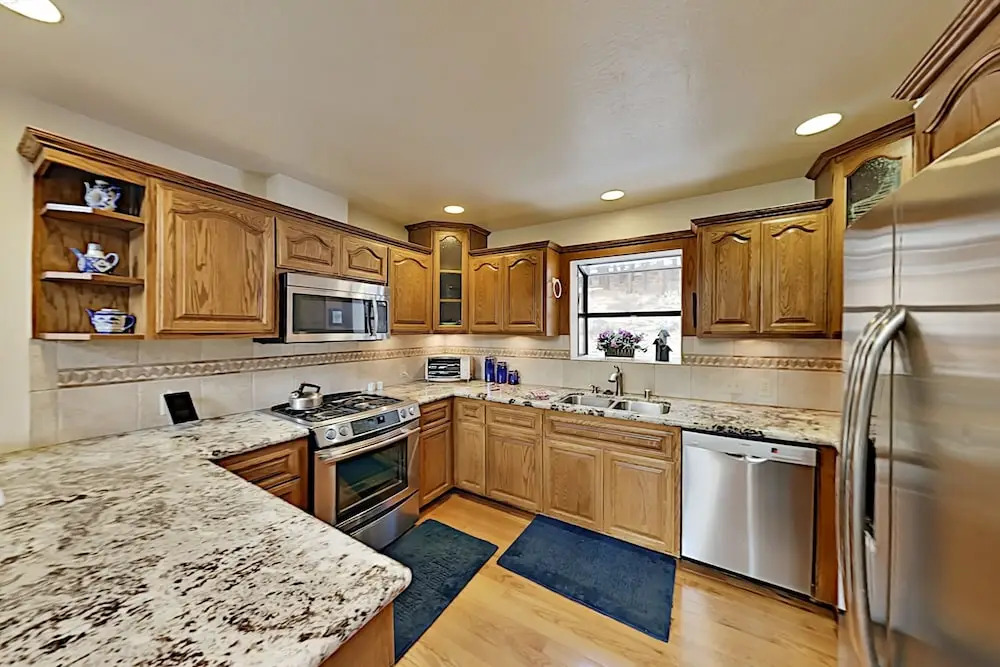 Wooded Getaway W/ 2 Living Areas & Shuttle 3 Bedroom Home