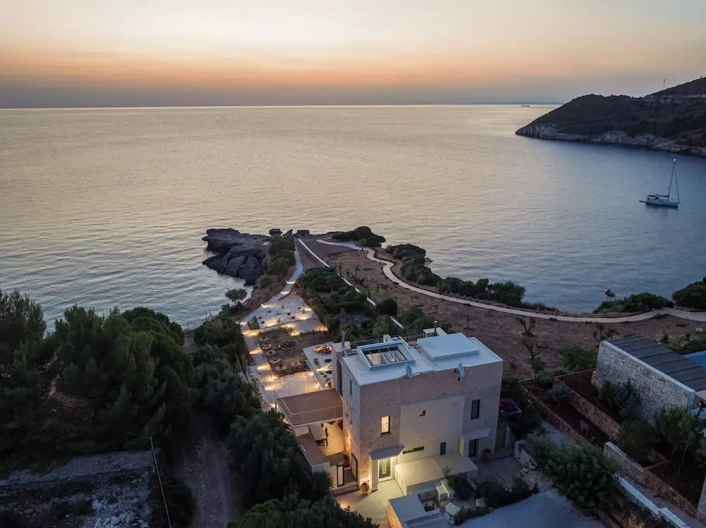 Terra Petra Luxury Villa - The Seafront Retreat