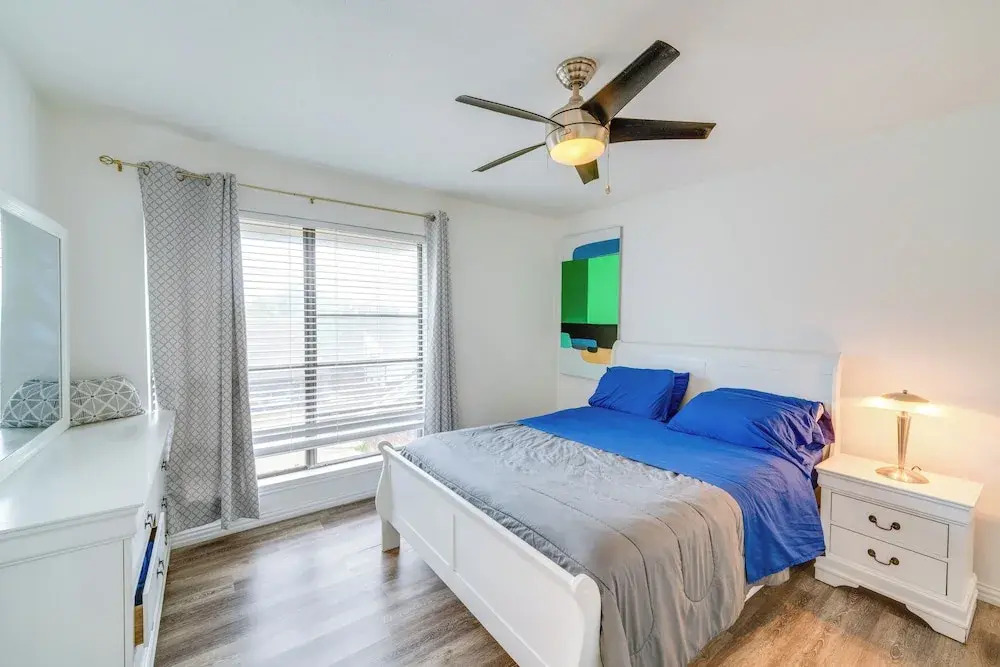 1 Mi to Northpark Center: Bright Dallas Condo