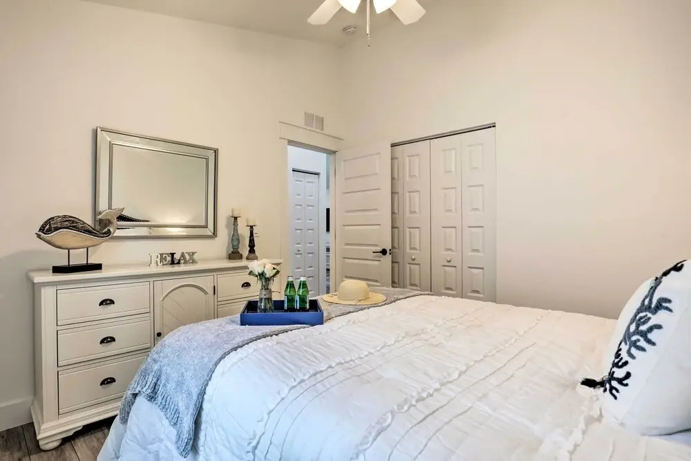 Charming Florida Retreat < Half Mile to Beach!