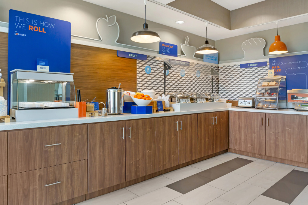 Holiday Inn Express Hotel & Suites Hillview by IHG