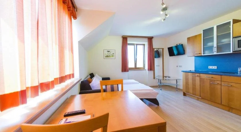 Weingut & Gästehaus zum Seeblick - Familie Sattler