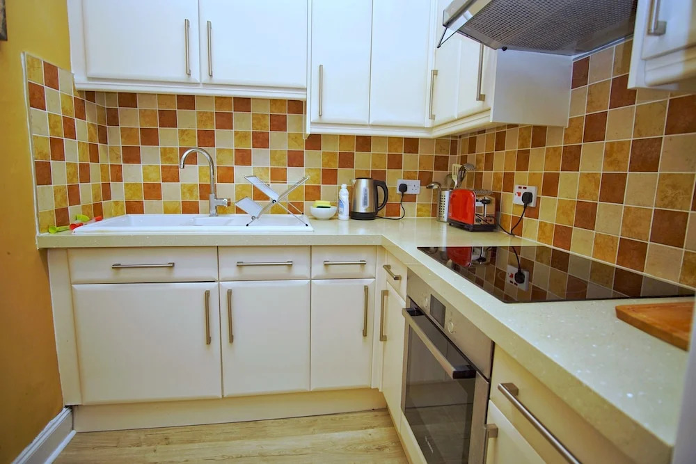 Bright & Spacious Flat 4 in Newhaven