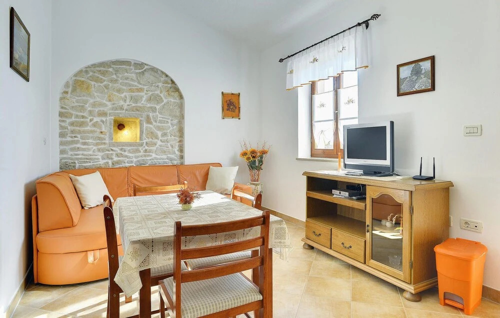 Stunning Apartment in Rakalj With 1 Bedrooms and Wifi