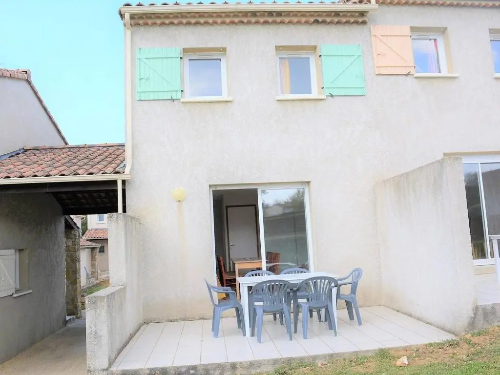 Maison Duplex avec Terrasse, 2 Chambres, Piscines et Parking - FR-1-382-19