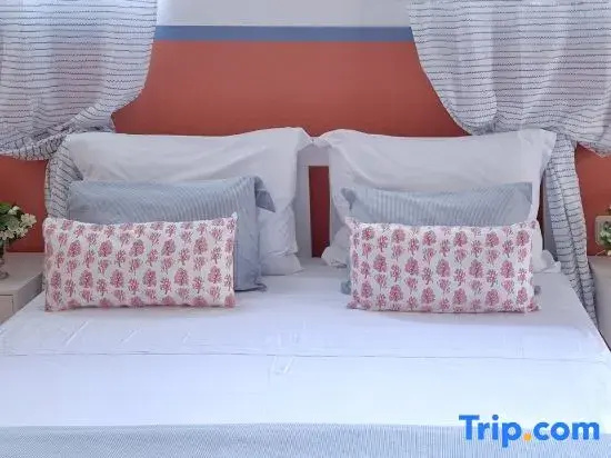 Studio Apartments Roza - A Charming Oasis in the Centre of Makarska