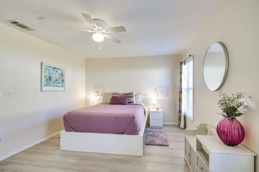 7 Mi to Beaches: Pet-friendly Cape Coral Home