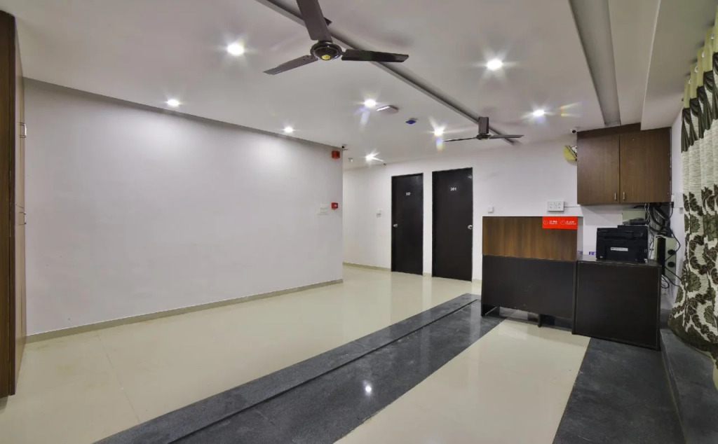 Hotel Blue Trio By OYO Rooms