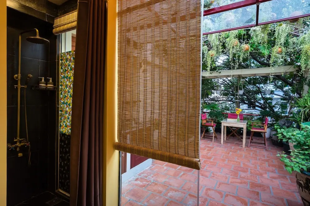 The Red House - Hostel