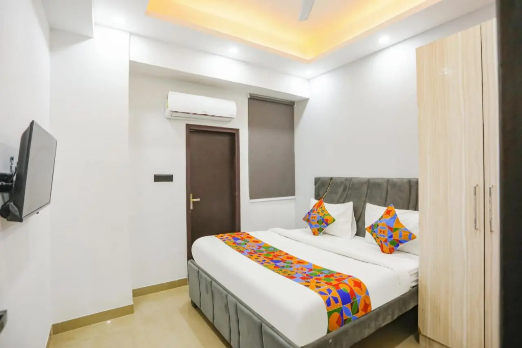 FabHotel Rasa Arcade