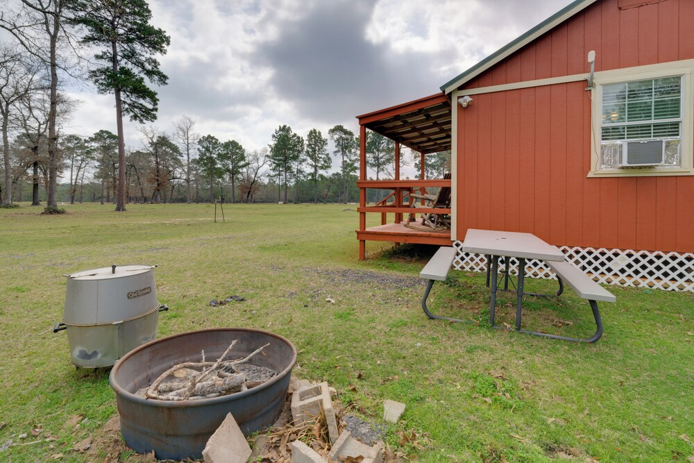 Tranquil Plantersville Cabin: Farm Animals On-site