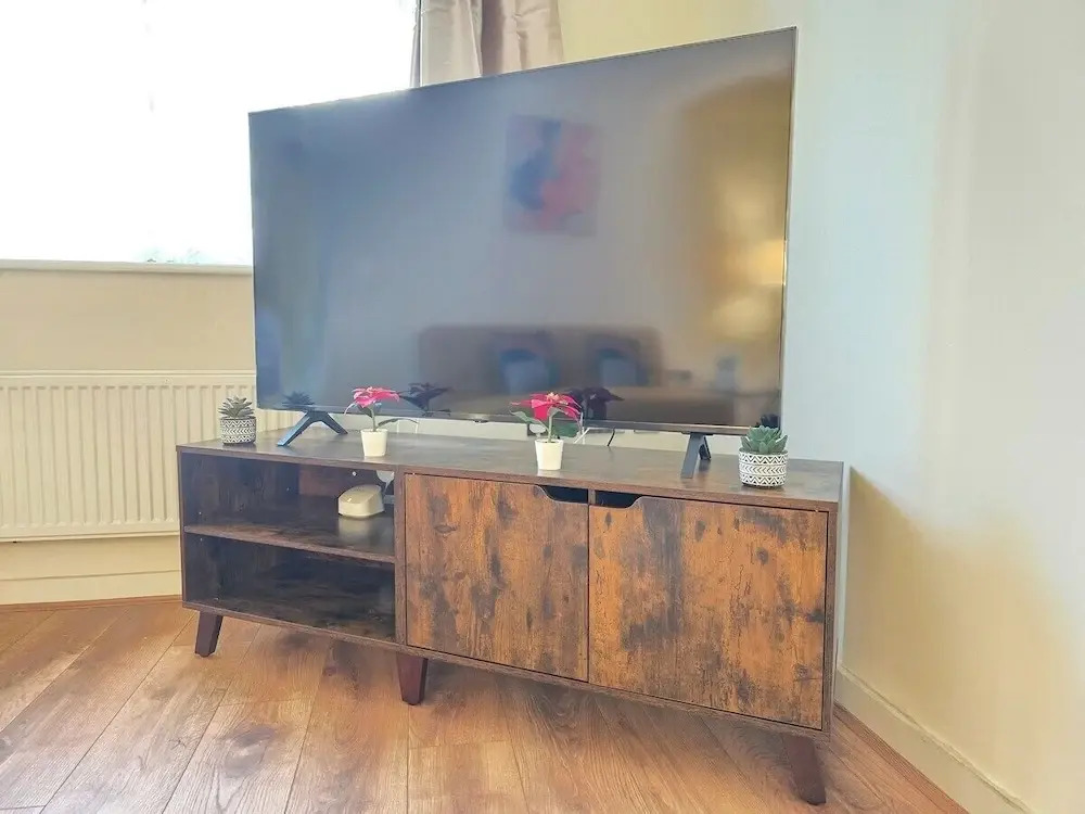 Bright 4-bed Swansea Getaway With Parking