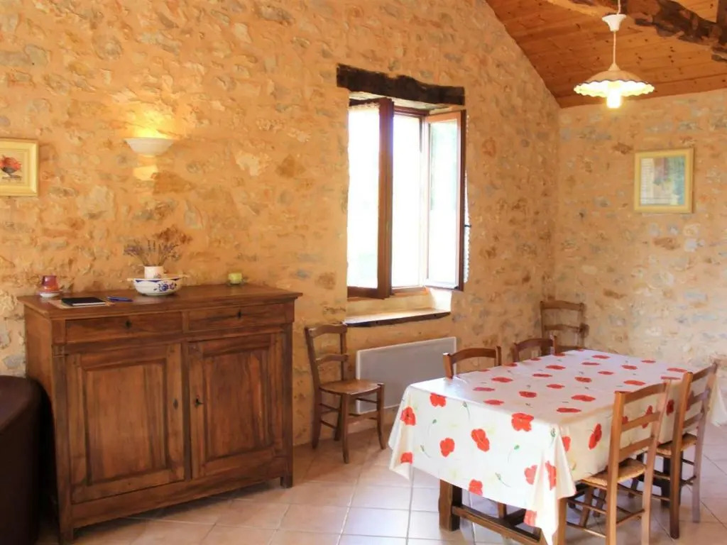 Gite Azerat, 4 pièces, 6 personnes - FR-1-616-138
