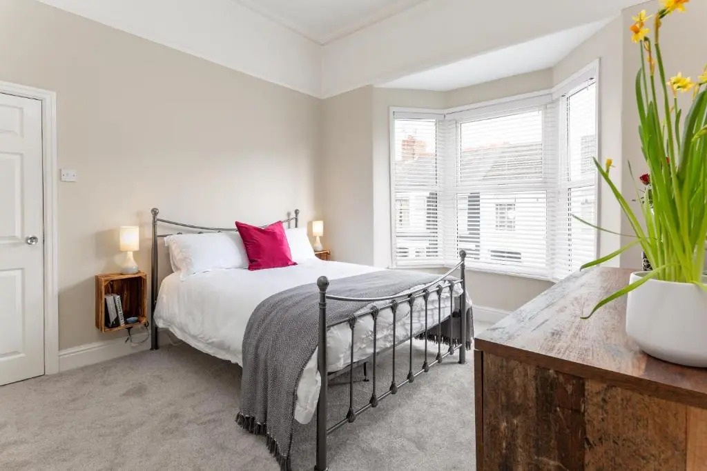 Watford House - Air Host & Stay - 3 Bedroom Period House