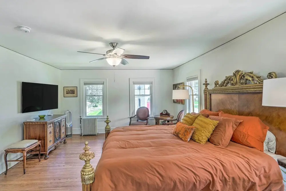 Historic Illinois Home Near Mississippi River