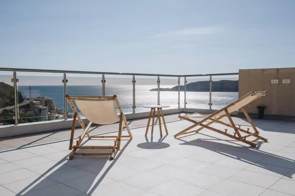 3 Bedrooms Penthouse with roof terrace Rafailovici
