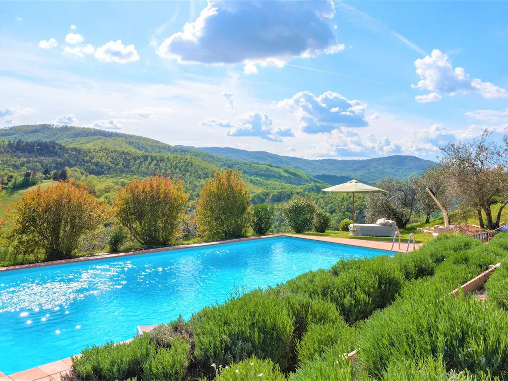 Beautiful Villa in San Giovanni del Pantano With Pool
