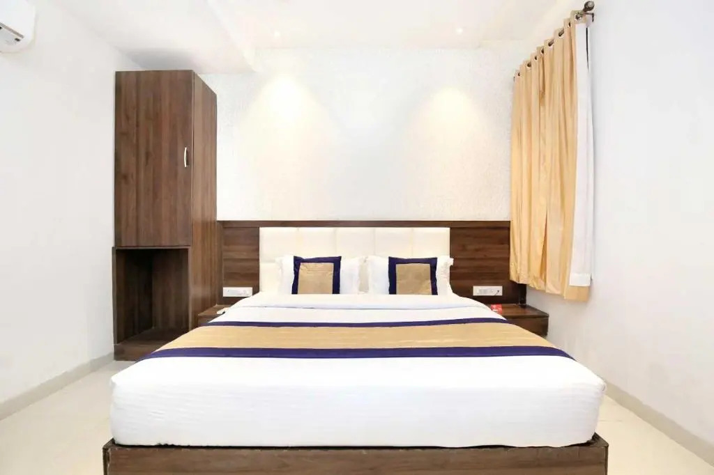 Hotel O Grand Star