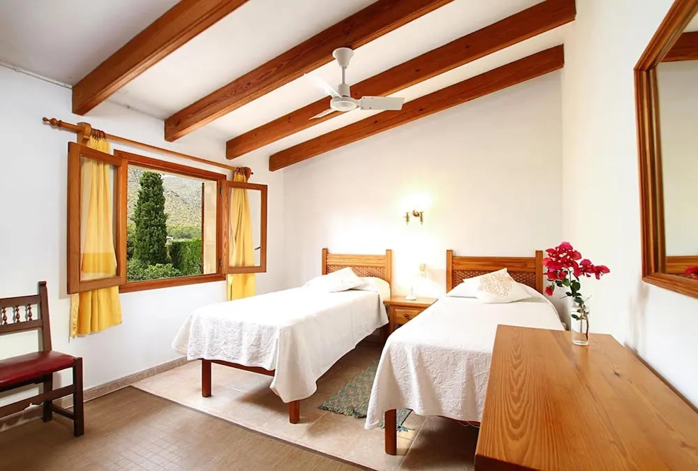 Villa - 4 Bedrooms with Pool and WiFi - 108753