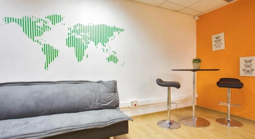 HolidaysBCN Hostel
