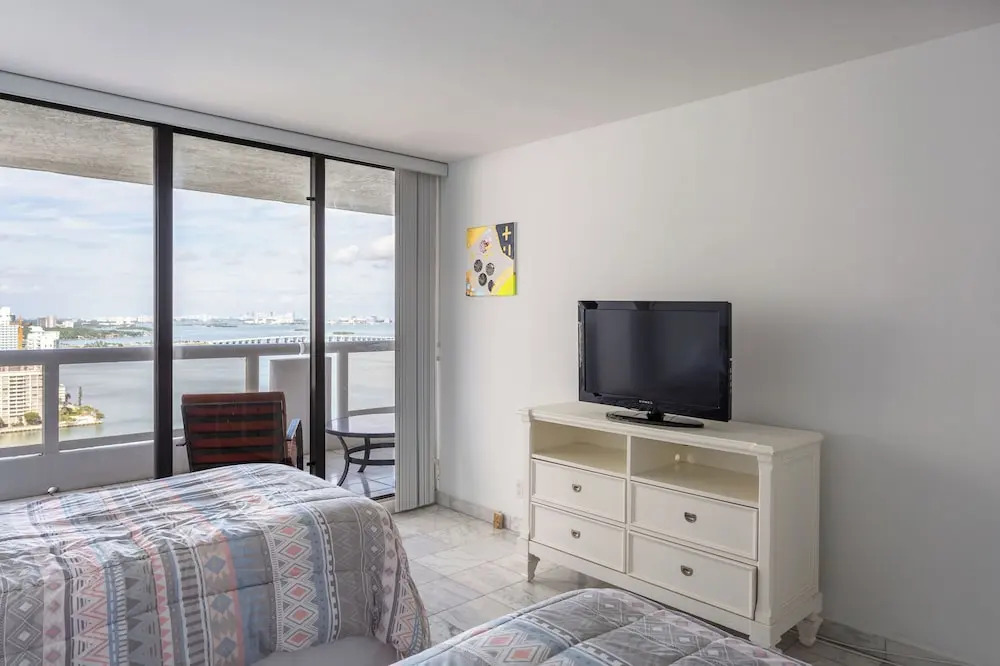 Stunning Balcony Views 3 Bedroom