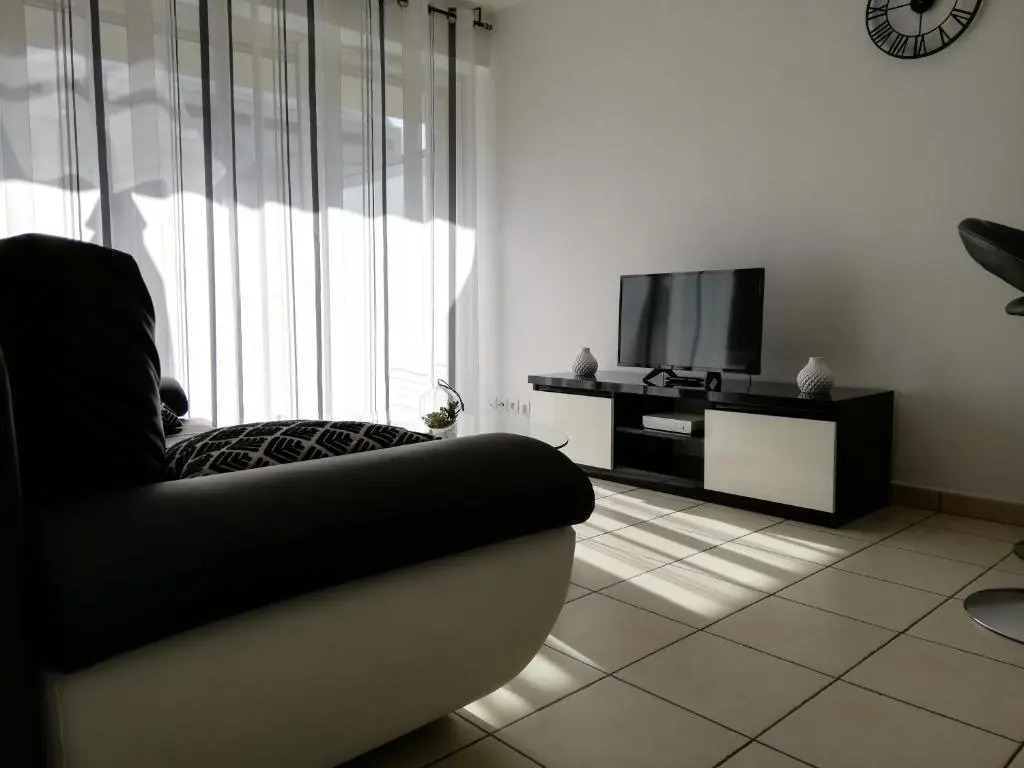 Appartement 2P et parking privé à 50m des plages.