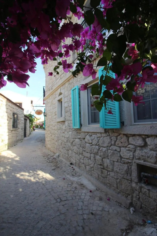 Alacati Asmali Konak Hotel