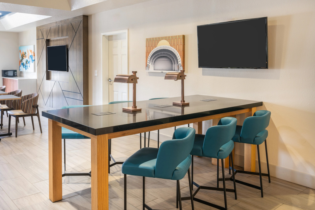 Holiday Inn Express & Suites Orlando International Airport by IHG