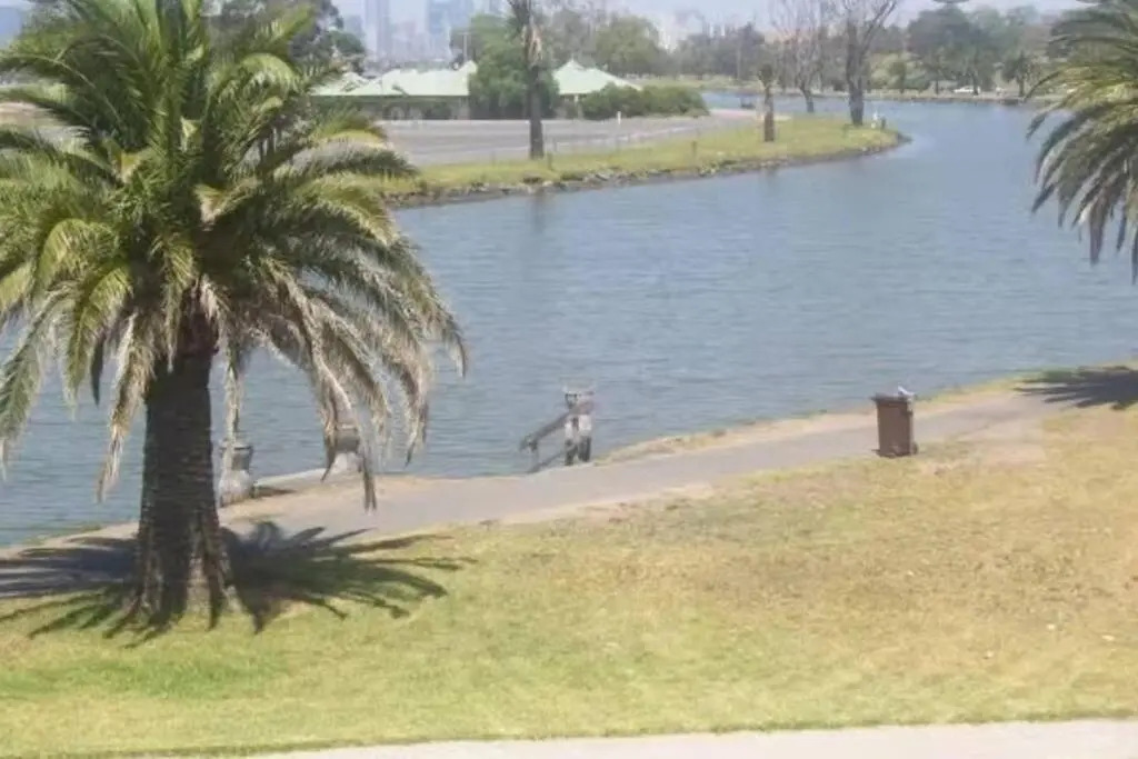 Summus 2BR2BA Maribyrnong +wifi park+balcony