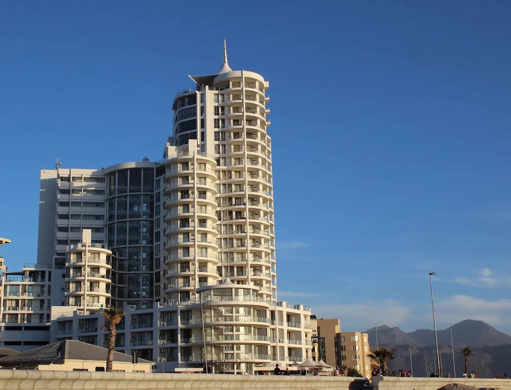 Hibernian Towers 505 Apartments