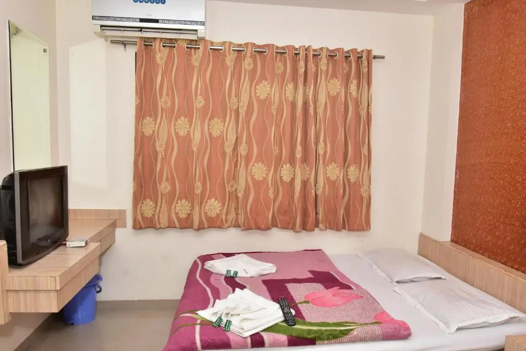 Hotel sai dhyan
