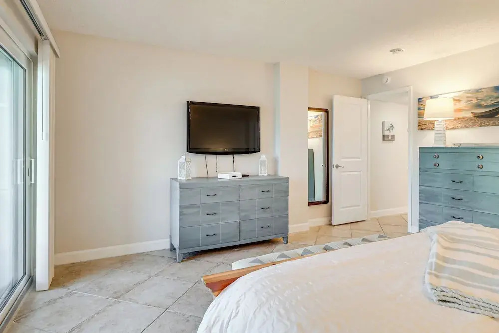 Great View, Resort Perks! Waterfront St Pete Condo