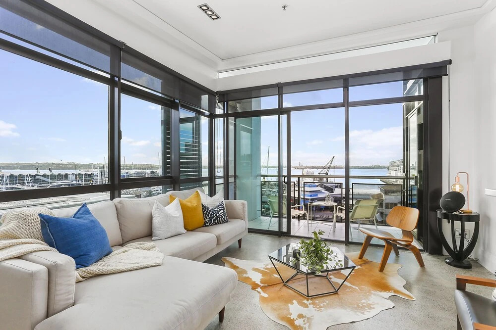 Bright Modern One Bed Marina Penthouse - by Urban Butler