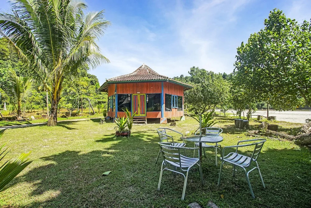 OYO 2246 Anjung Bang Oking Hotel & Resort
