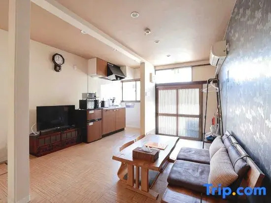 Maximum 7 people/4 minutes walk from station/Convenient transportation/wi-fi/Osaka travel