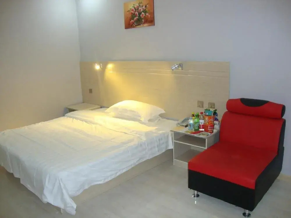 Anyang Lechao Hotel (Railway Station)(安阳乐巢宾馆（火车站店）)