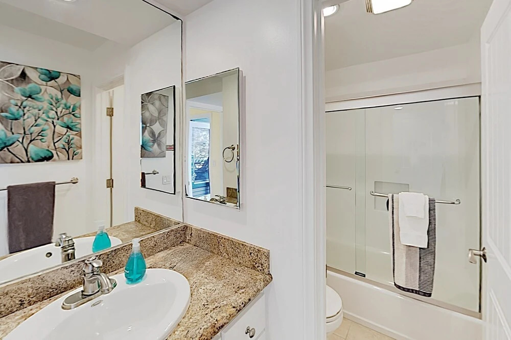 Mission Beach : Private Garage, Surfboards 3 Bedroom Home