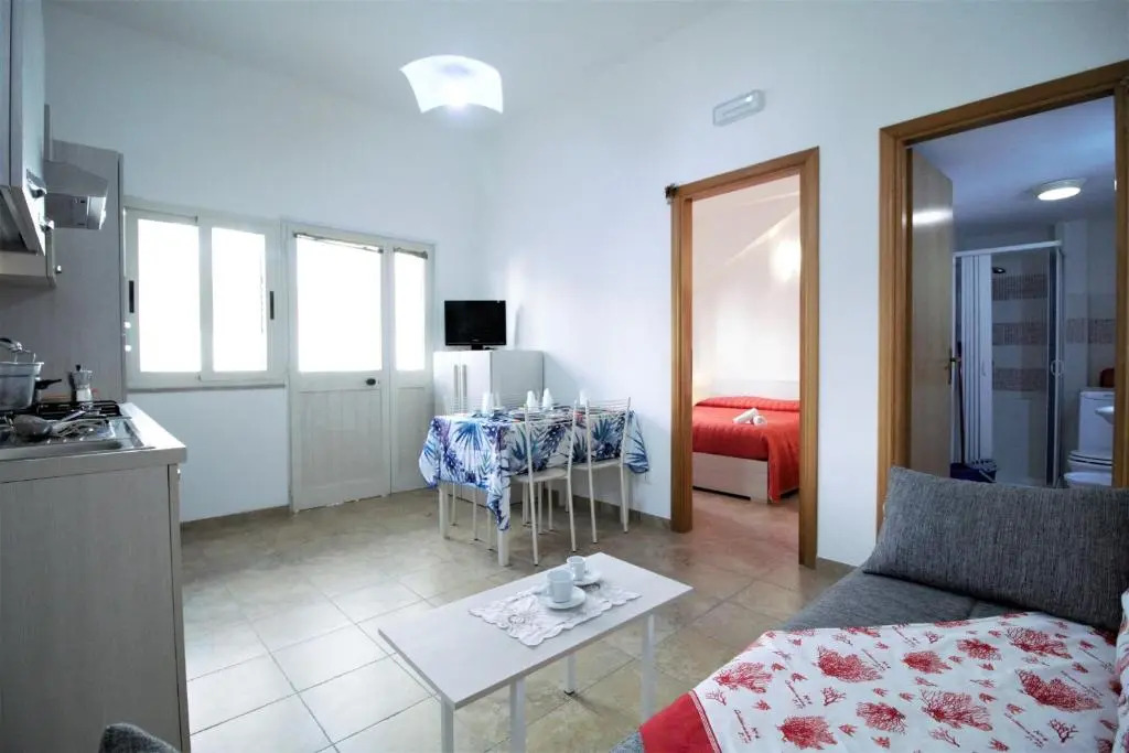 Holidaycasa Sebastiano - Grazioso Bilocale a 150 Mt Dal Mare