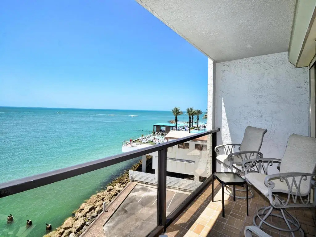 440 West 607N 6th Floor 440 West Condo with Stunning Water View. 23148