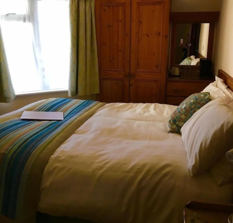 Whipsiderry Hotel