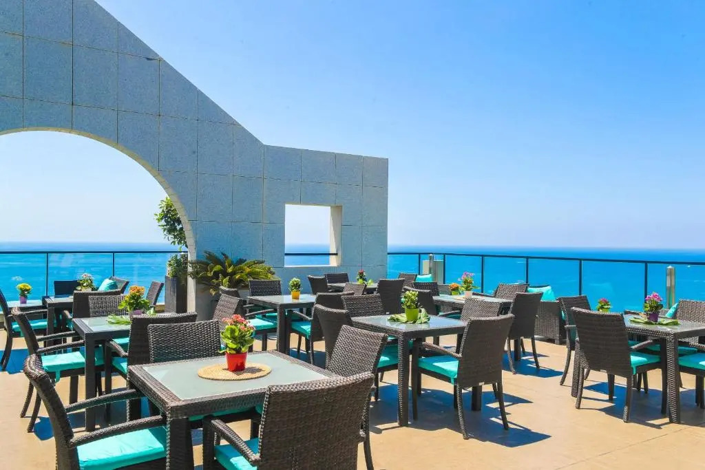 Raouche Arjaan by Rotana