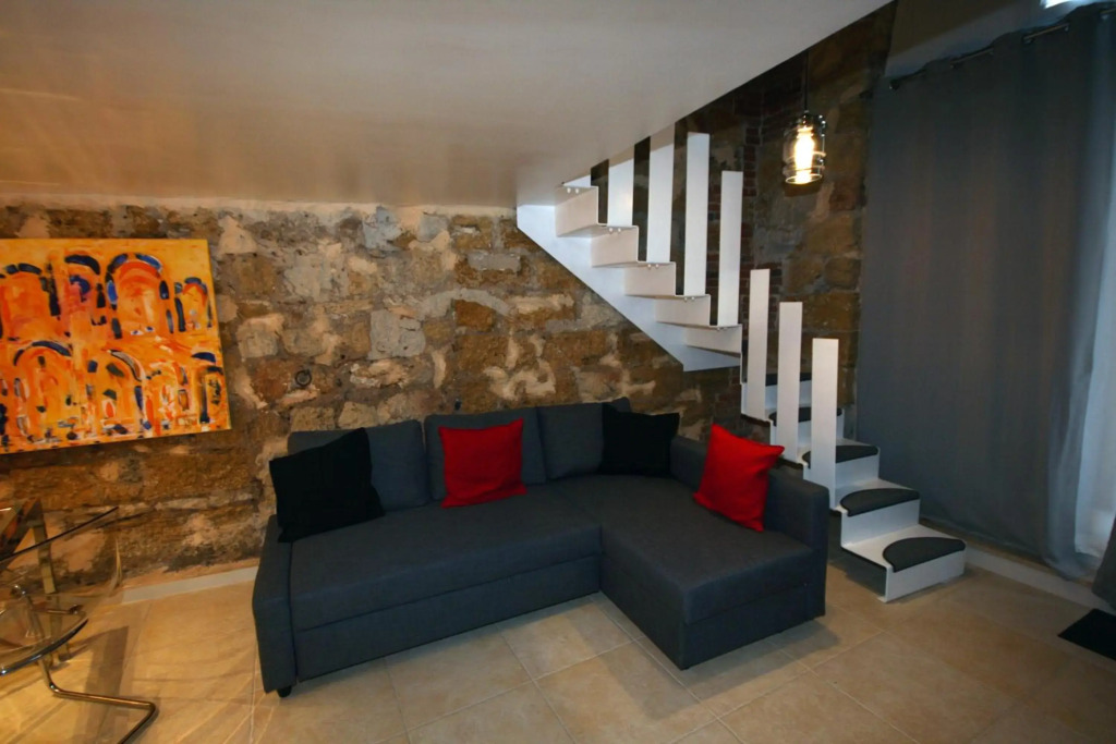 Home sotto l'Arco